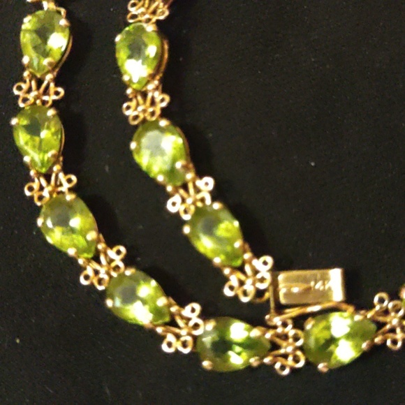 14K Gold/Peridot Tennis Bracelet - Picture 5 of 6